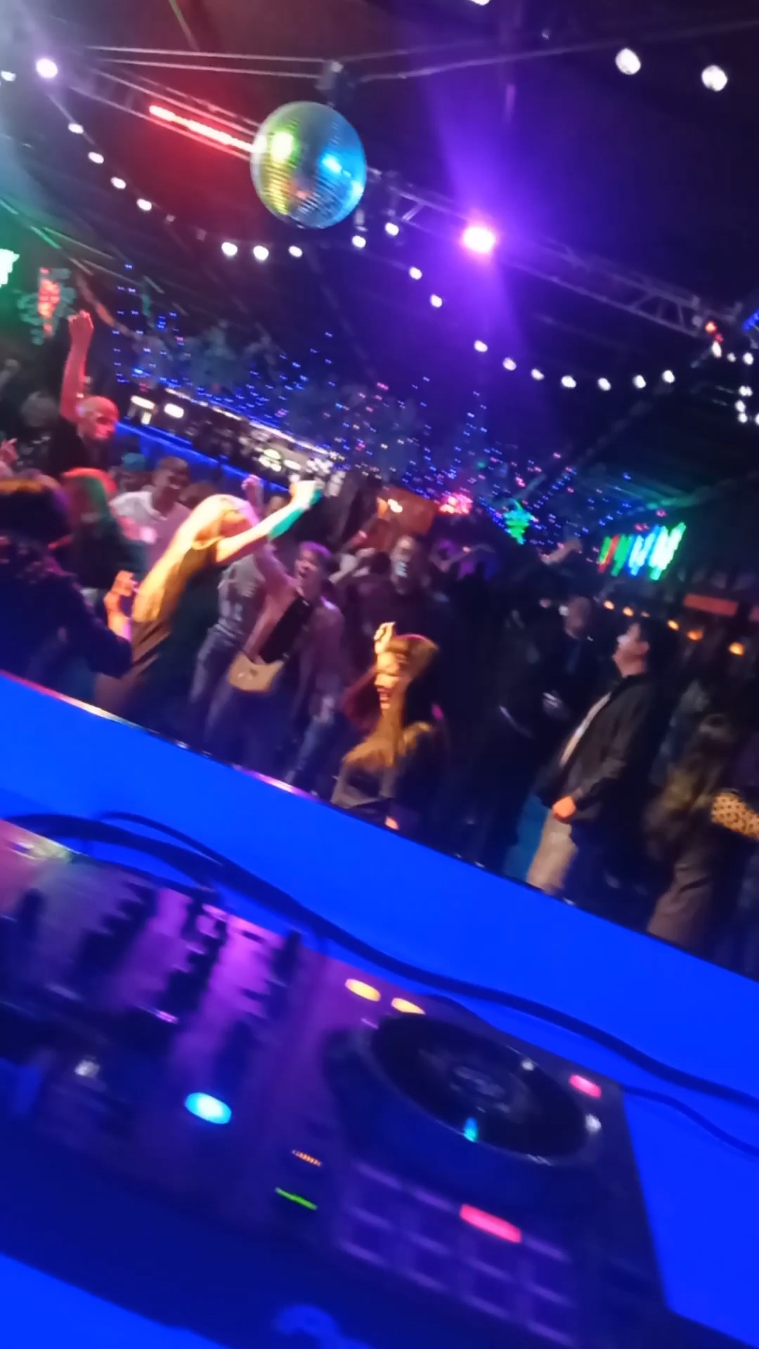 Глазами Диджея (Болела) смотреть онлайн