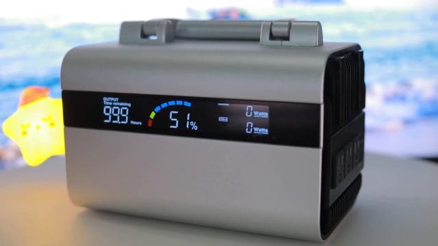 Портативная электростанция с резервным источником питания на литиевой батарее для кемпинга.