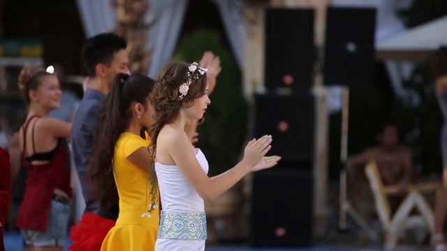 Гимн водно-развлекательного комплекса "Солнечный город" в Ташкенте смотреть онлайн