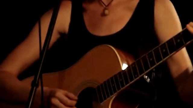 Юша Солдаткина - Дождик @ Квартирник на "Макаронке" смотреть онлайн