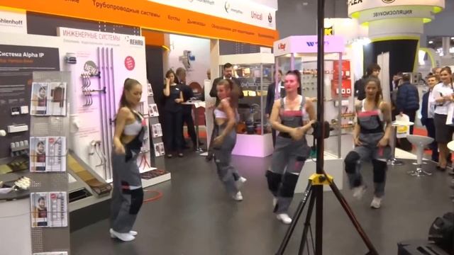 Шок!!! Девушки монтажницы зажигают!