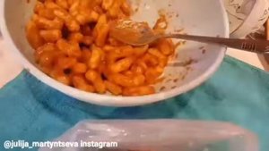 Сладкая колбаска из ирисок и кукурузных палочек. Очень вкусно и быстро