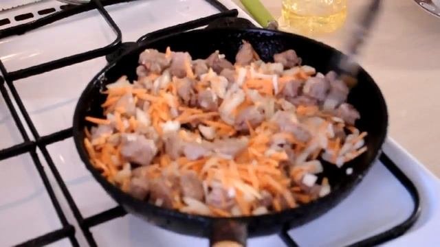 Как приготовить гуляш из свинины