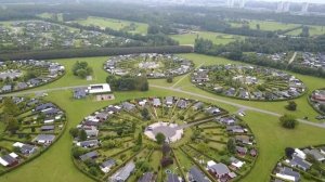 Необычный посёлок из кругов. Дания (Brondby).