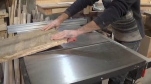 Природа лучший художник.Столешница из спила на основании ёлки палки))