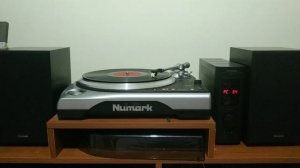 проигрыватель грампластинок numark tt200 и усилитель с колонками microlab pro1