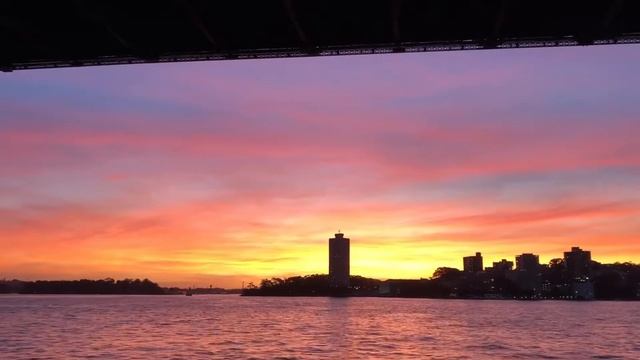 Лучший эмбиент для прослушивания ночью. Спокойная музыка для сна. Музыка в стиле Ambient. смотреть онлайн