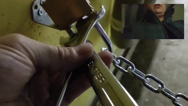 Как открыть замок без ключей если они потерялись.