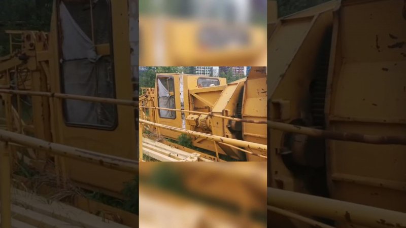Отдыхает старый кран LIEBHERR #shorts