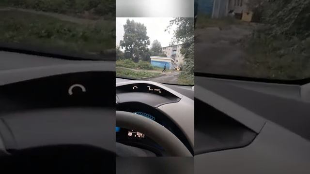 Один день из жизни Nissan Leaf ZE0 смотреть онлайн