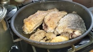 Как жарить Карася и Окуня. Кто вкусней Окунь или Карась. Простой рецепт с пюре.
