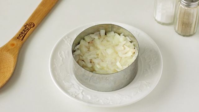 Салат Мужской каприз с копченой курицей