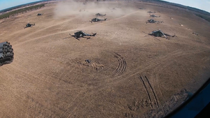 Вертолеты прикрывают колонны ВС РФ в Черниговской области