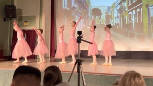 Зимний бал . Балет . Дети .2 класс . Танец кукол.