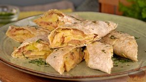 Простой рулет с начинкой. 
ЛАВАШ С КАРТОШКОЙ И ФАСОЛЬЮ