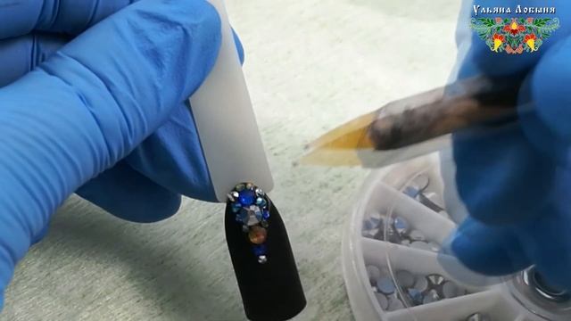 Как закрепить стразы на матовый топ, мастер-класс от Ульяны Лобыня