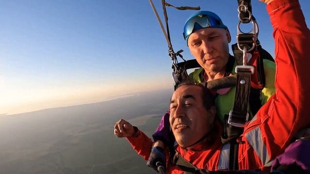 ДЗ Куммолово прыжки с парашютом. Гости из Турции