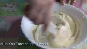 Бисквитный рулет с начинкой из творога и вишневого джема
