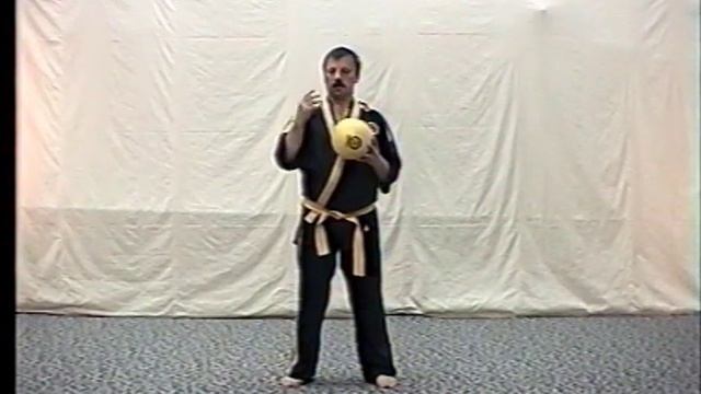 Карате для начинающих: Золотой мяч