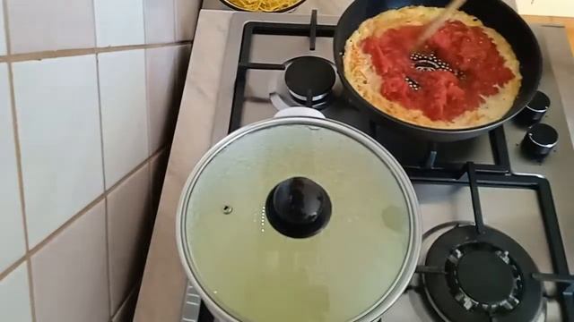 ПОМІДОРОВИЙ СУП з ЛАПШОЮ - класичний Польський рецепт. Готувати легко і просто. смотреть онлайн