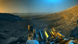 Марсоход Curiosity запечатлел редкую и потрясающую панораму красной планеты