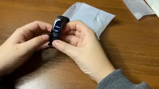 Распаковка Mi Smart Band 5 смотреть онлайн