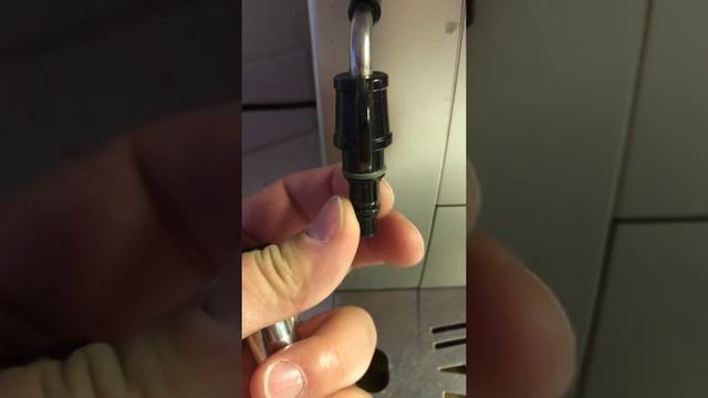 Video per request showing the washer on Delonghi ECAM22110SB