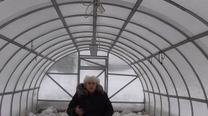 Нужно ли накидывать снег в теплицы? Ольга Чернова.