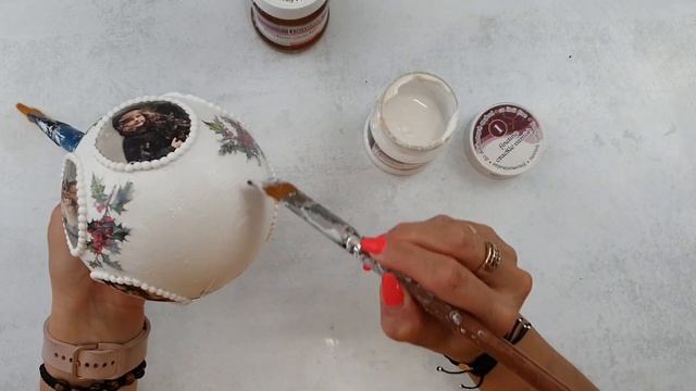 Christmas bauble with girls ? decoupage itdcollection ...