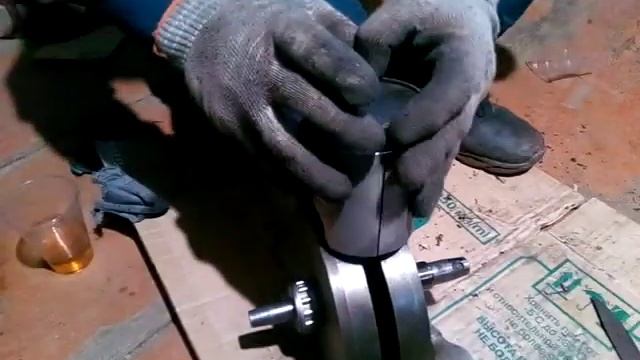 Как легко поставить кольца на поршень не сломав кольцо смотреть онлайн