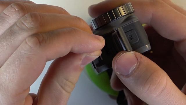 Установка карты памяти в DJI Osmo Action
