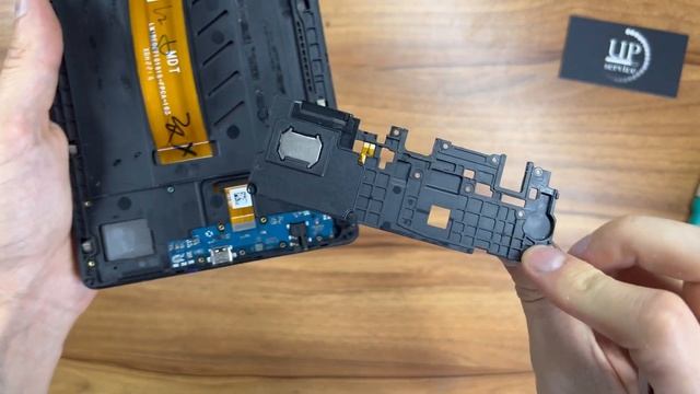 Ремонт планшета Samsung A7 lite sm-t220, замена разбитого дисплея, полный разбор СЦ “UPservice” Кие
