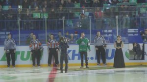 Ильдар Абдразаков поёт на хоккее российский гимн