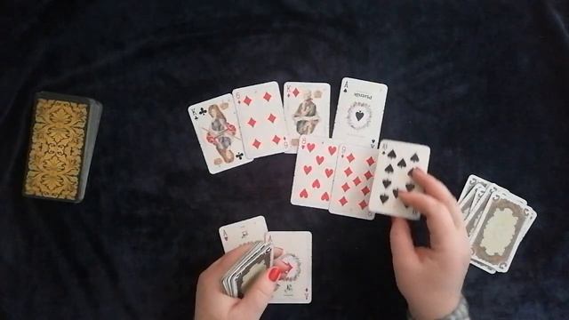 Что сейчас У Крестового Короля? его мысли, намерения. Расклад на отношения, гадание  онлайн