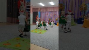 Праздник осени 2023, танец грибов и ягод (вторая младшая группа "Звёздочки")