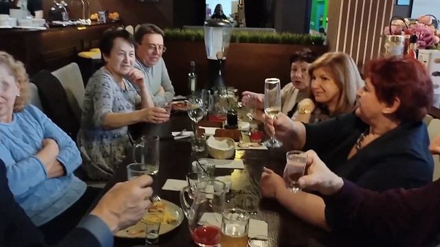 С ПОЛОВИНКАМИ ВМЕСТЕ ( Встреча одноклассников ) смотреть онлайн