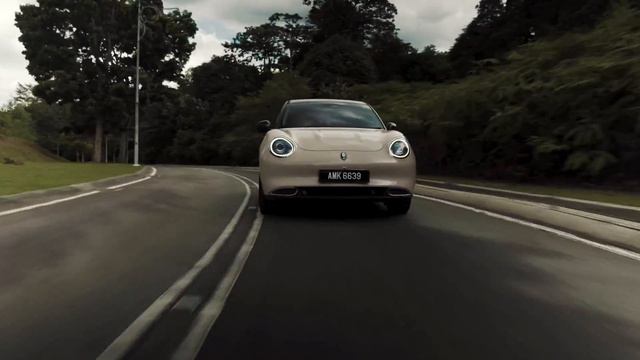 Smart #1 Malaysia Part 1: Designed by Mercedes, built by Geely, sold by Proton смотреть онлайн