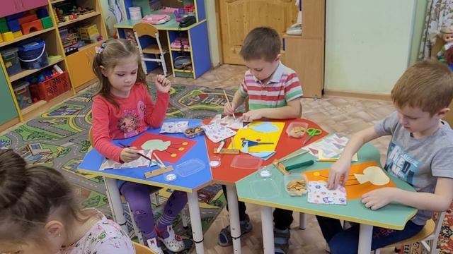 Занятие художественно-эстетической направленности "Подарок маме" смотреть онлайн