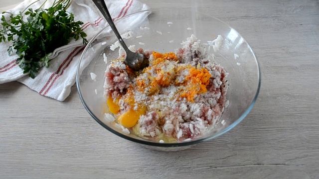 Тефтели с Рисом в Томатном Соусе - Вкусный ужин для всей семьи смотреть онлайн