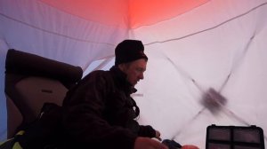 Зимняя рыбалка в палатке.Первая рыбалка в новом 2022году.Ловля леща зимой в палатке.