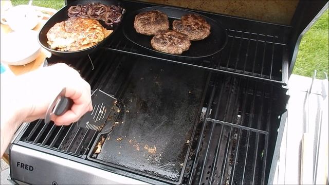 Гамбургер ? (баранина\говядина ) по крестьянски? на газовом гриле? Просто и вкусно. Hamburger смотреть онлайн