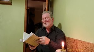 Николай Завьялов читает стихи Павла Широглазова... колокол нынче звонит по ком?