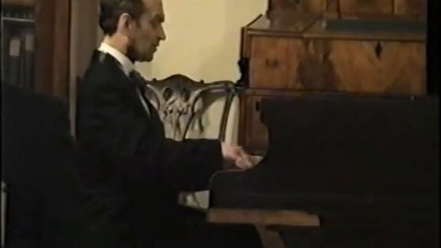 Sergey Solodovnik plays Strauss/Schulz-Evler. Waltz "Blue Danube" смотреть онлайн
