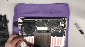 MacBook Pro 13" Retina A1502 Battery Replacement