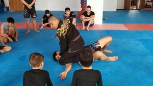 как правильно делать рычаг локтя .техника традиционного джиуджитсу