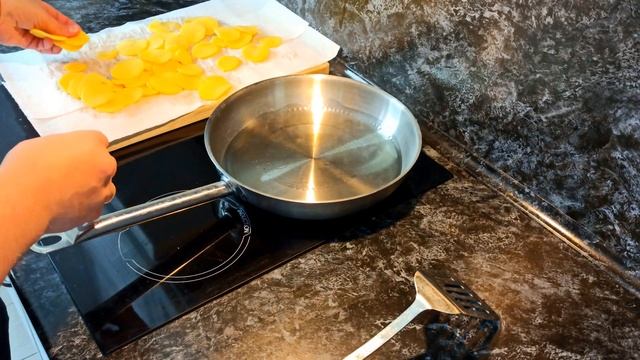 КАК жарить КАРТОШКУ на СТАЛЬНОЙ СКОВОРОДКЕ. Готовим дома КАРТОФАНЧИК.