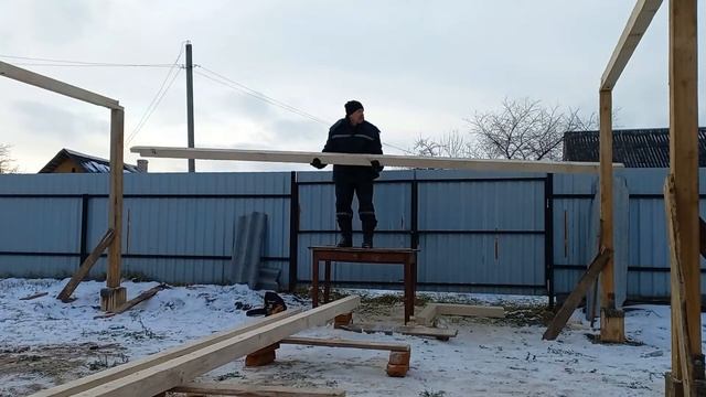 Верхняя обвязка несущих стоек. Укосы жесткости каркаса навеса на два автомобиля. Подробно.