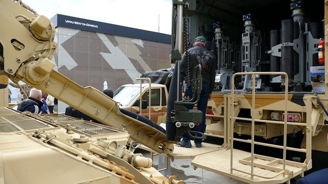 Работа заряжающей машины