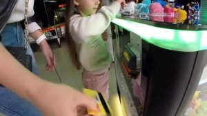АВТОМАТ С ИГРУШКАМИ ЧЕЛЛЕНДЖ #2 Как Достать Мягкую Игрушку из Игрового Автомата     Вики Шоу