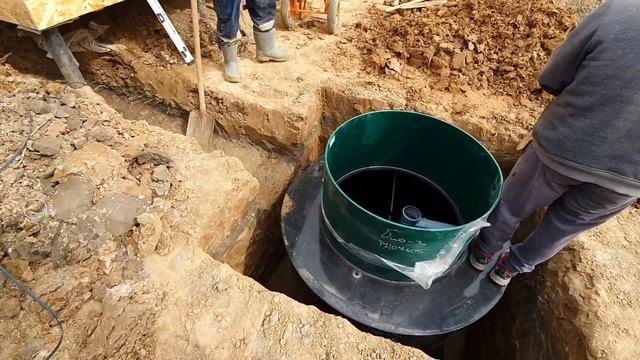 Монтаж самотечного септика Евролос био в Вельяминово.